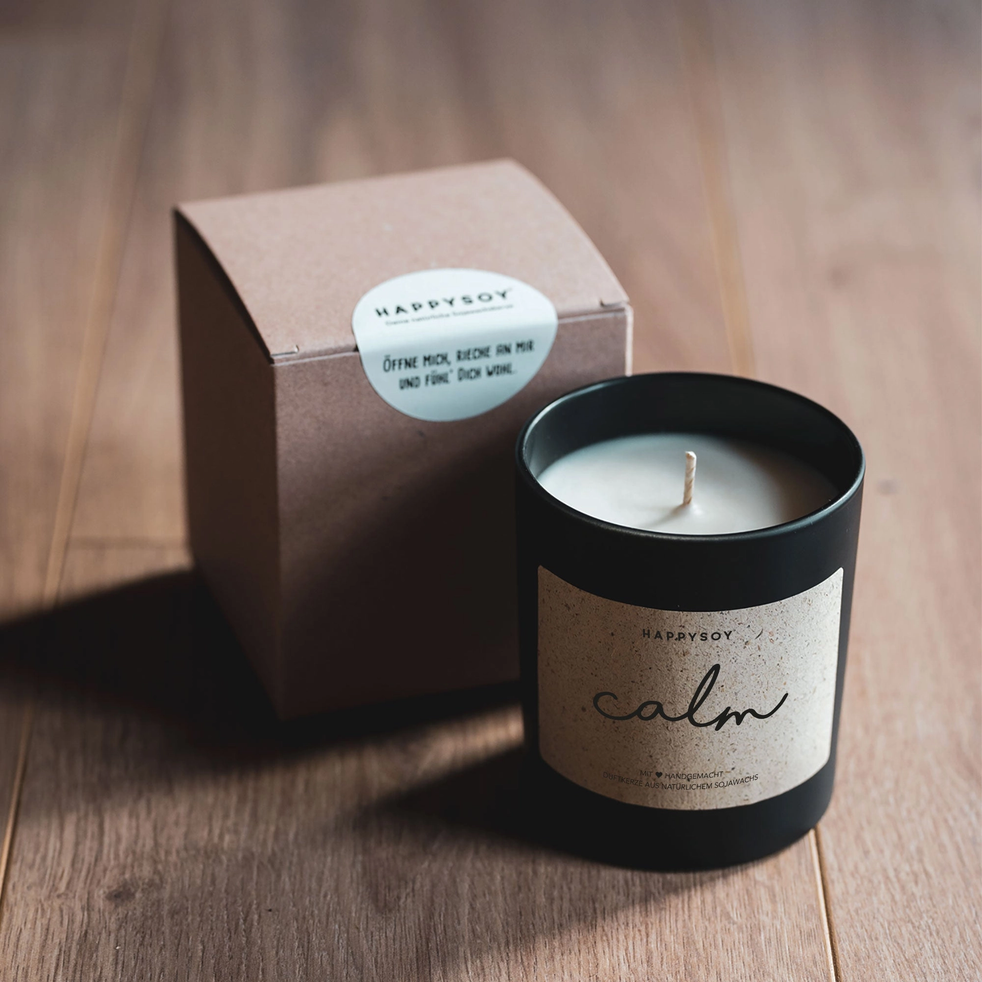 Candela Profumata “Calm” Happysoy – Fragranza Miaflora, Cera di Soia 220 g, Vaso 8x9 cm, Handmade in Germania - immagine 3