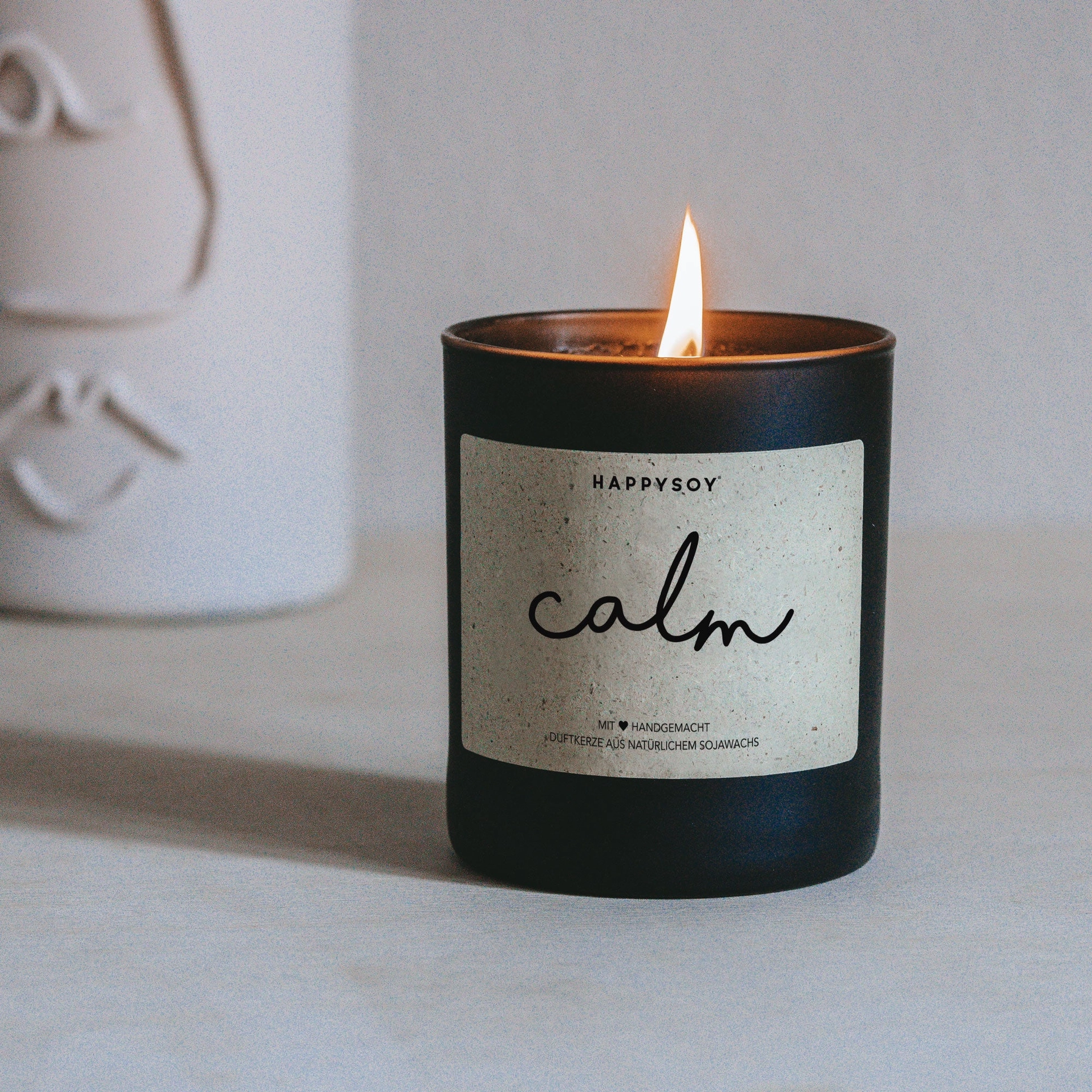 Candela Profumata “Calm” Happysoy – Fragranza Miaflora, Cera di Soia 220 g, Vaso 8x9 cm, Handmade in Germania - immagine 5