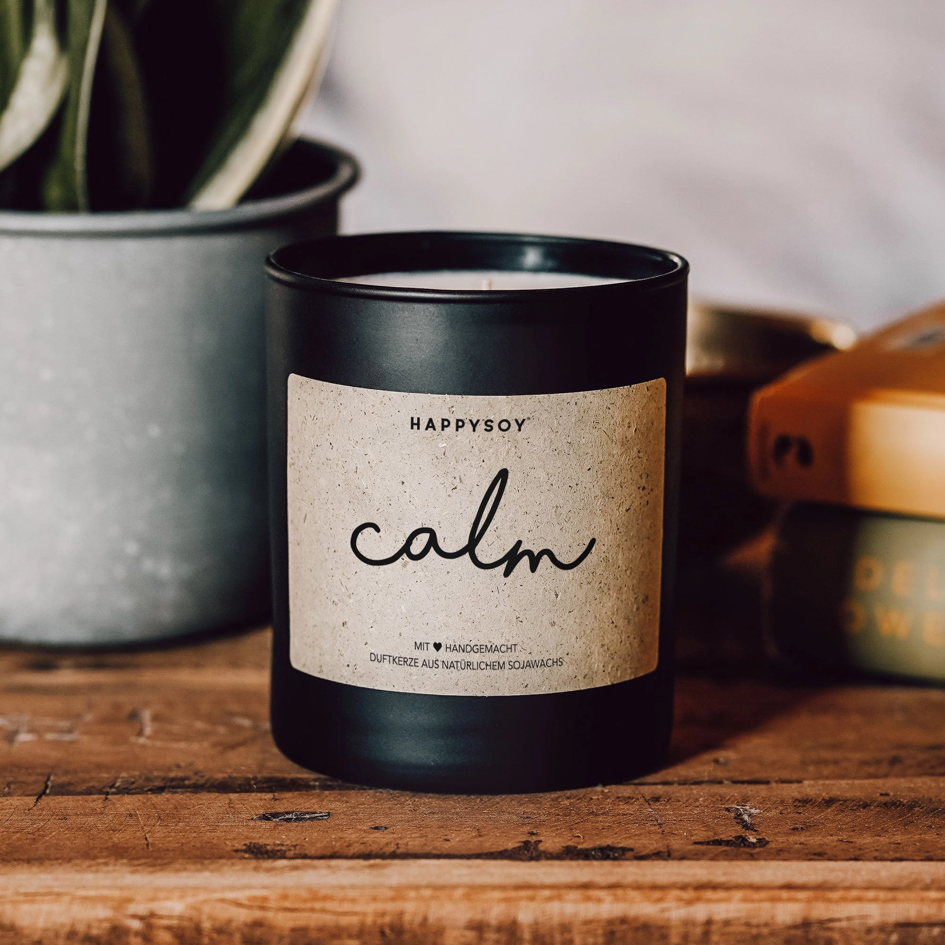 Candela Profumata “Calm” Happysoy – Fragranza Miaflora, Cera di Soia 220 g, Vaso 8x9 cm, Handmade in Germania - immagine 6