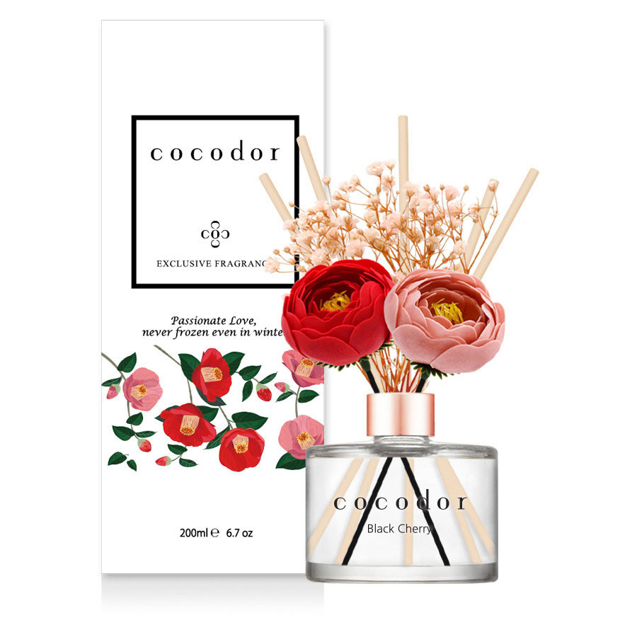 Diffusore a Bastoncini Cocodor Camélia 200 ml Ciliegia Nera – Profumatore per Ambiente con Note di Arancia e Mela Verde, Bastoncini Avorio e Fiori Decorativi - immagine 7